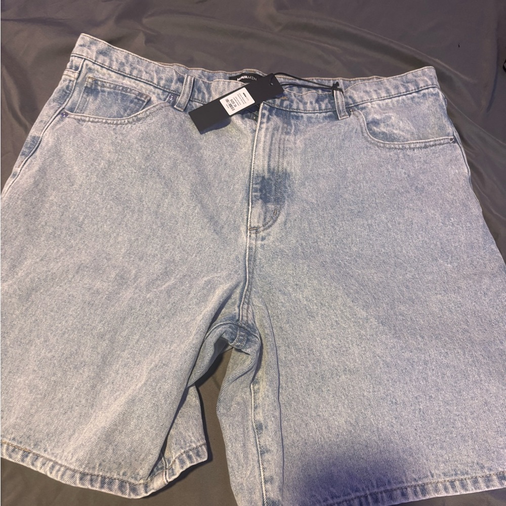 Fashion Nova Men's Light Wash Jean Shorts